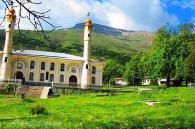 مسجد میرزا عبدالباقی خان در رامسر | بنای قدیمی مذهبی در دل شهر