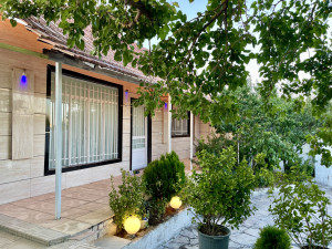 اجاره باغ ویلا جنگلی استخردار در شاندیز محوطه باغ - ایجاره جاهای دیدنی شاندیز