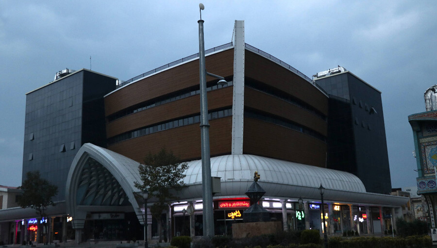 نمایی از مرکز خرید دریای نور قائم شهر